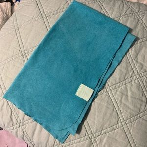 Lululemon- yoga the small towel